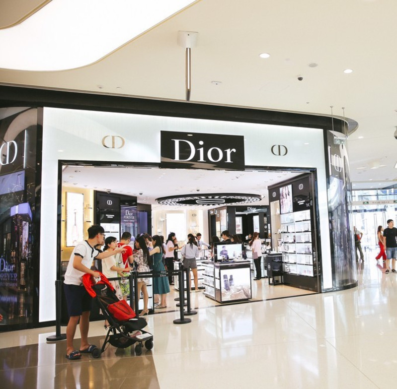 免税店上班工资高吗_日上免税店_免税店上市公司龙头