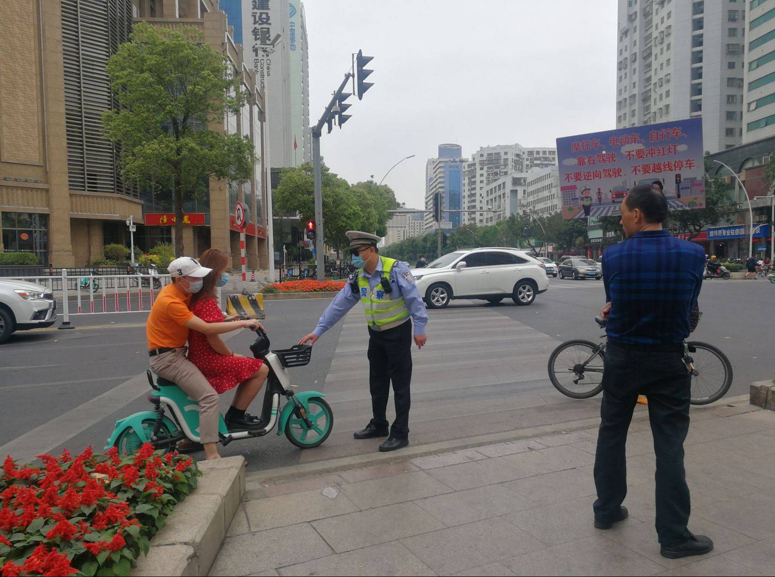 海南椰城交警电话_椰城交警官网_椰城交警