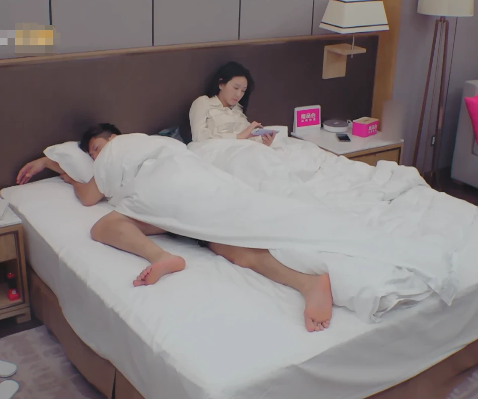 奇怪的妻子找出十二处细思极恐_奇怪的妻子找出十二处细思极恐_奇怪的妻子找出十二处细思极恐