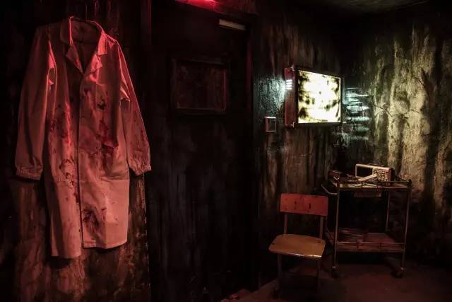 逃出鬼屋抓狂是哪一集_逃出抓狂鬼屋_逃出鬼屋抓狂游戏攻略