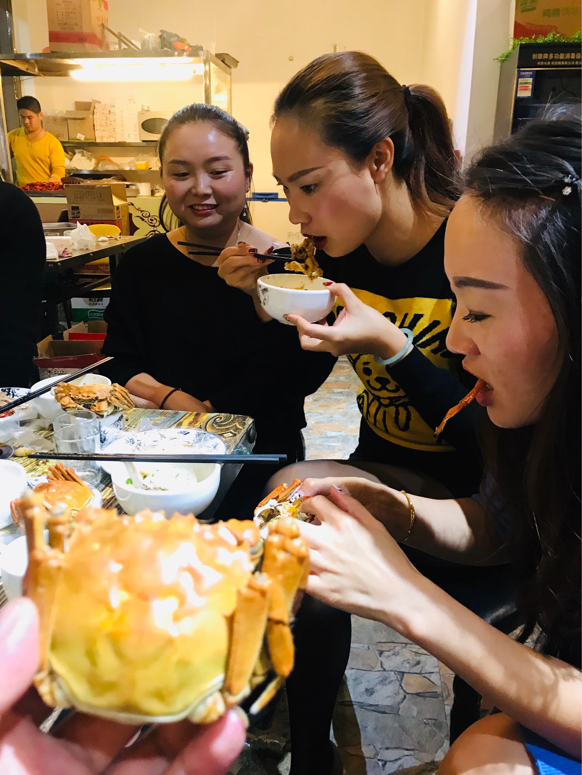 餐厅美女老板段子_美女餐厅_三亚麦当劳亚龙湾海景餐厅美女
