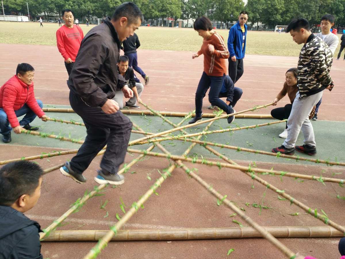 游戏踩竹竿手机怎么玩_踩竹竿游戏手机游戏_踩竹竿走路的手机游戏