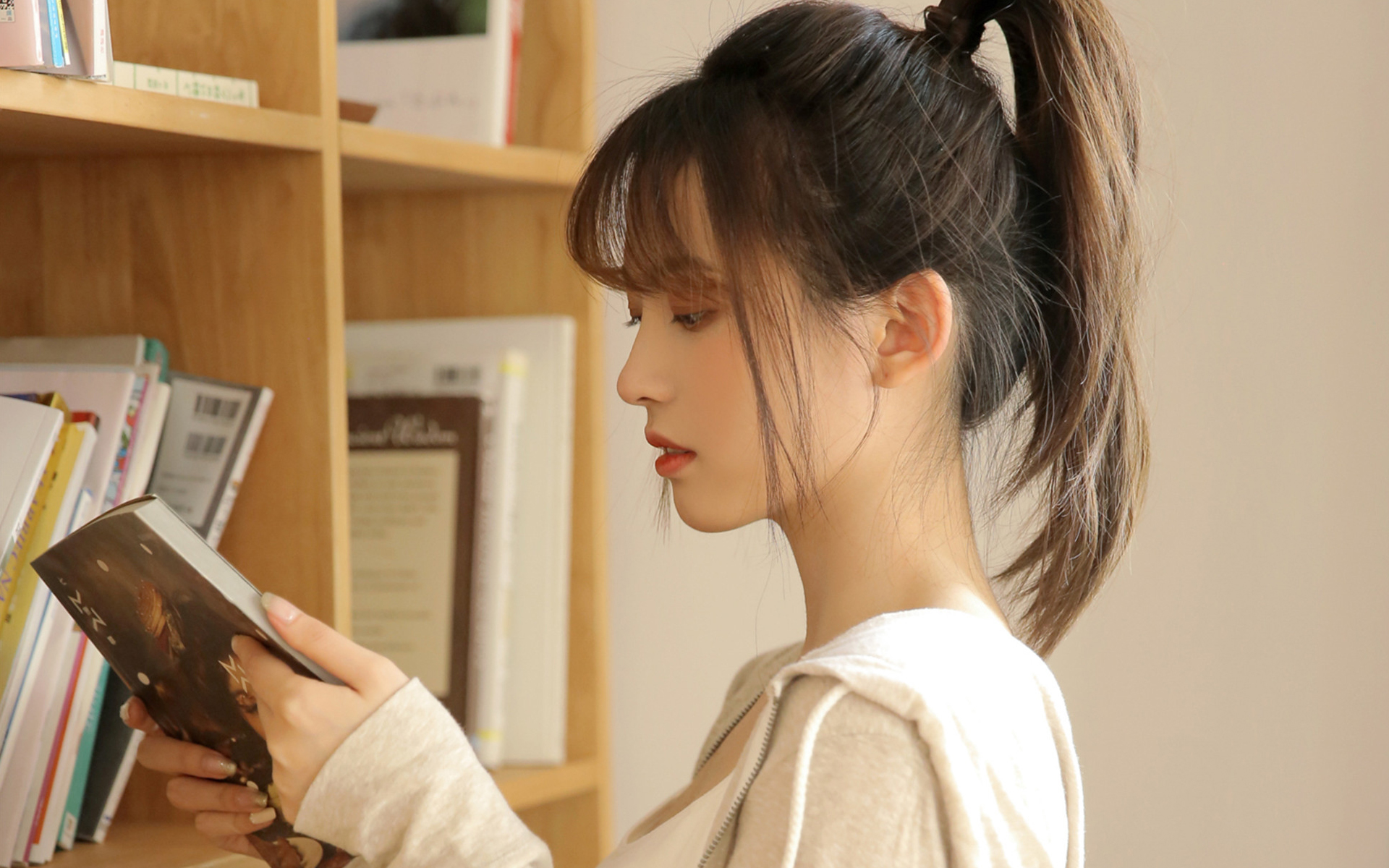 壁纸美女游戏手机-美女游戏壁纸，让你沉浸在华丽世界