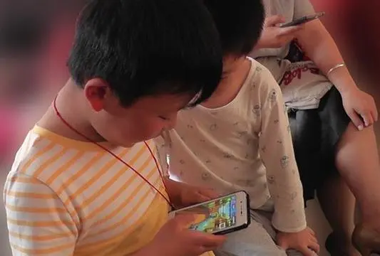 孩子戒掉游戏_宝宝玩游戏怎么戒掉手机_宝宝戒掉玩手机游戏好吗