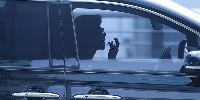 开汽车手机游戏_车内打手机游戏_手机汽车游戏