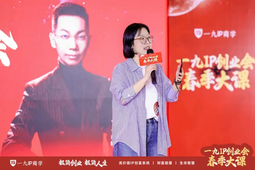 大白苹果手机壁纸_陈大白游戏解说买苹果手机_大白游戏解说陈大白