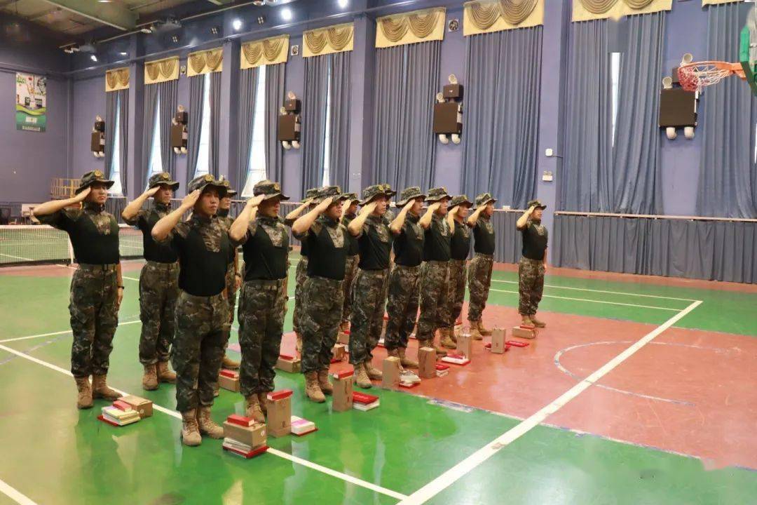 克里夫兰级轻巡洋舰_克利夫兰轻型巡洋舰_克利夫兰级轻巡洋舰