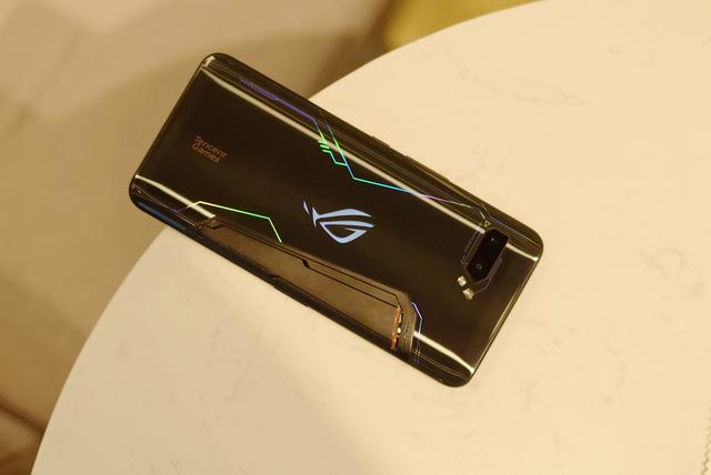 rog游戏手机图_rog游戏手机最新款_rog游戏手机百度百科