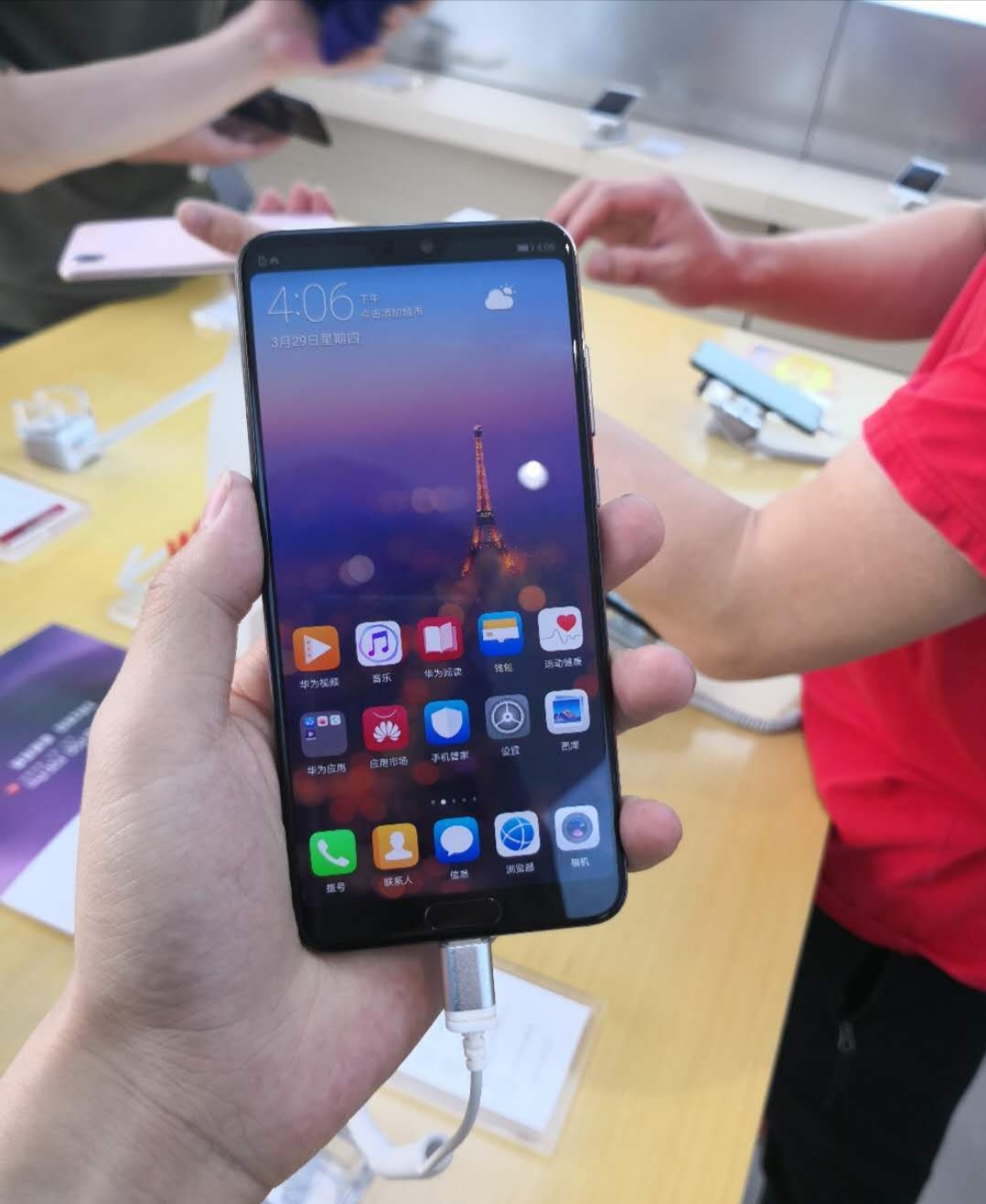 游戏发烧手机_p20手机玩游戏发热_手机发热玩游戏会卡吗